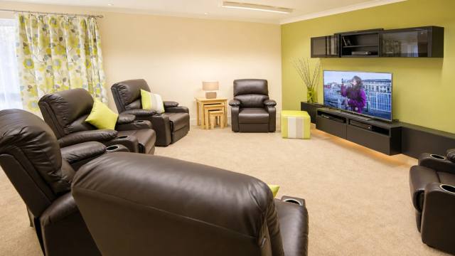 The Oaks Care Home - photo 2